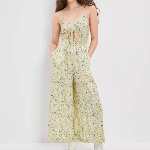 American Eagle Front Cutout Romper - Picture 3 of 3